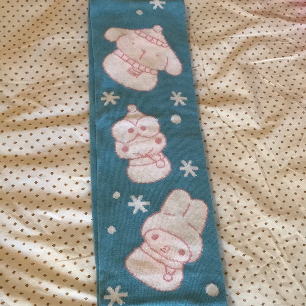Cute Sanrio hello Kitty and friends scarf